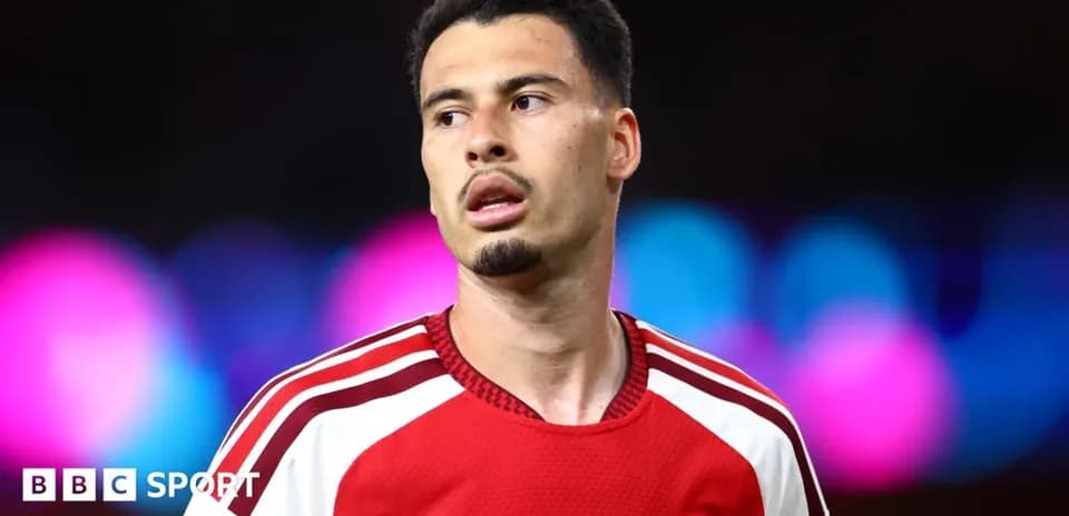 Jugador de Arsenal en el campo durante el partido