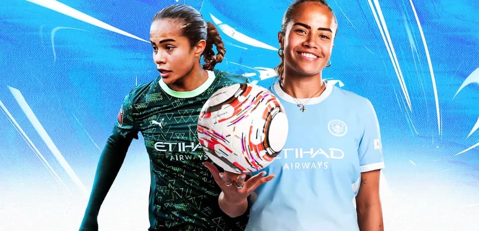 Jugadora sosteniendo balón con uniforme de Manchester City