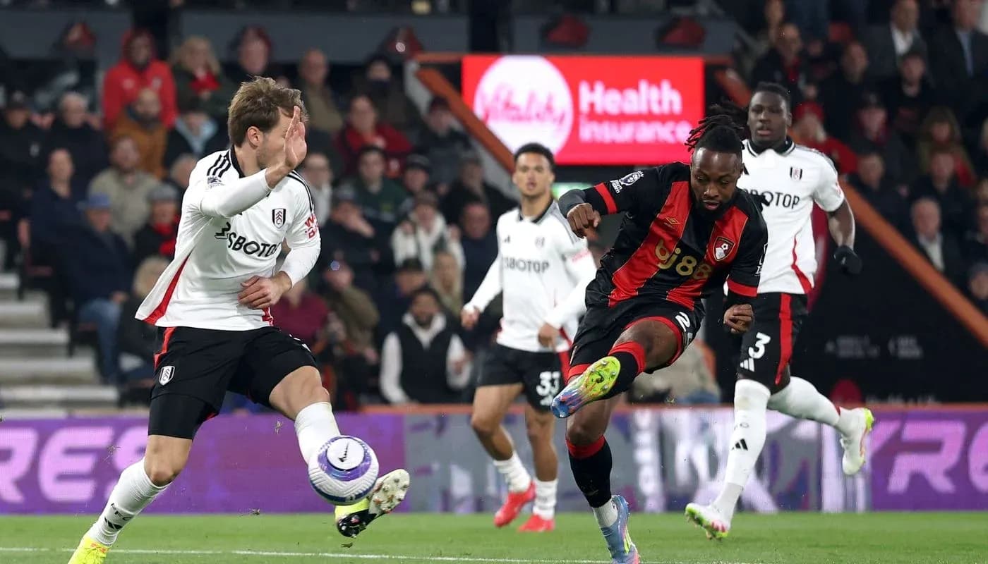 Jugador de Bournemouth disparando a puerta