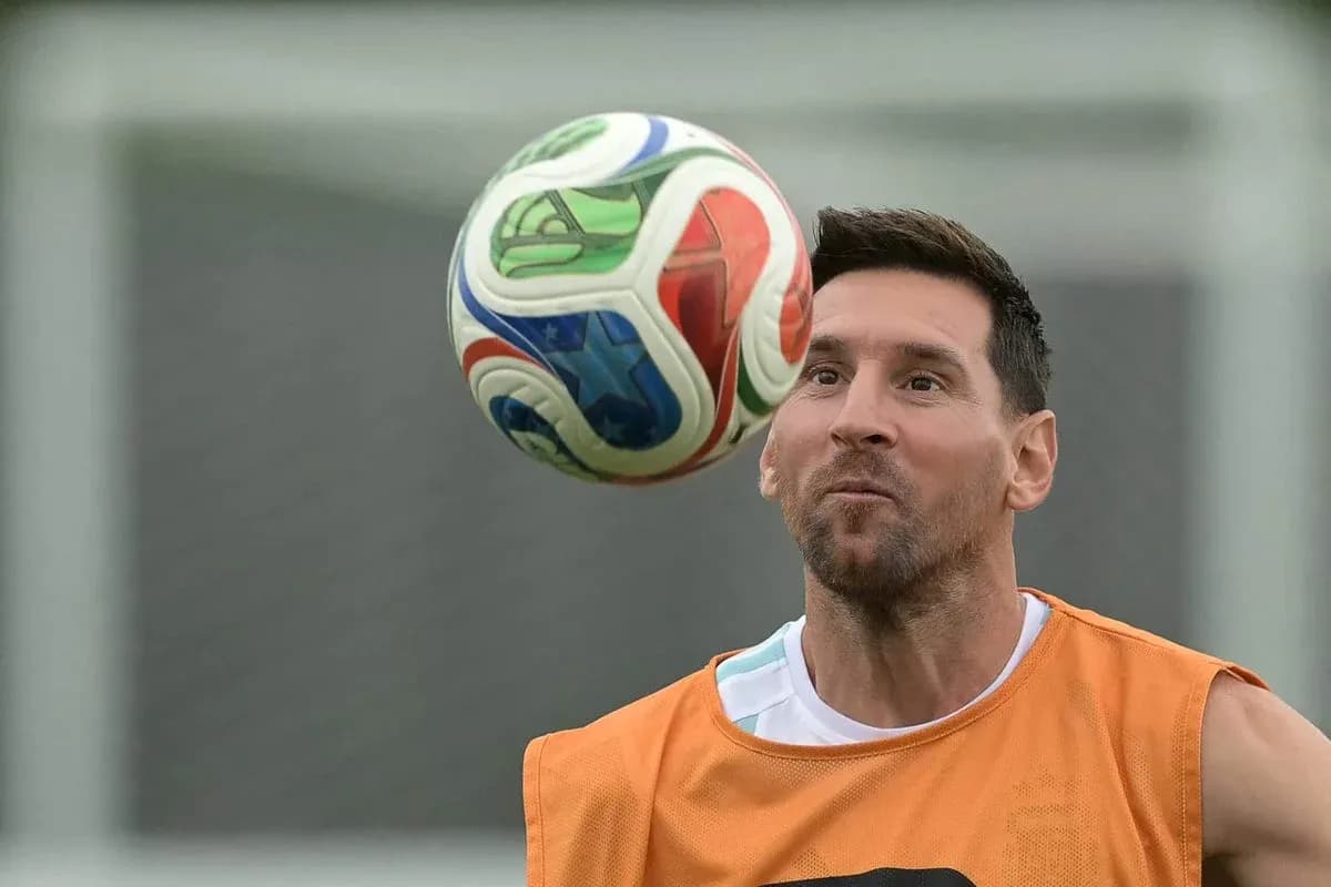 Jugador controlando el balón durante el entrenamiento