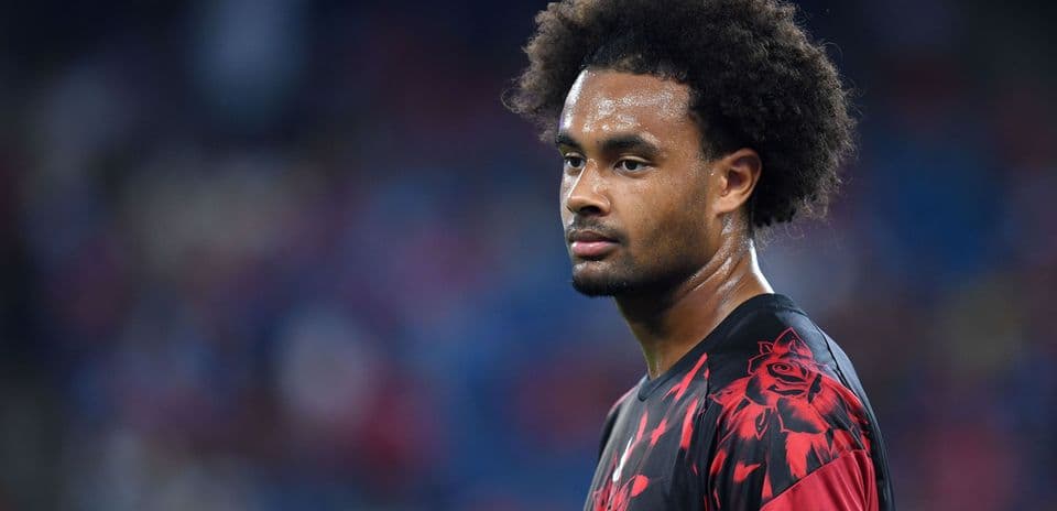 Everton presenta oferta de último minuto por Joshua Zirkzee de Manchester United