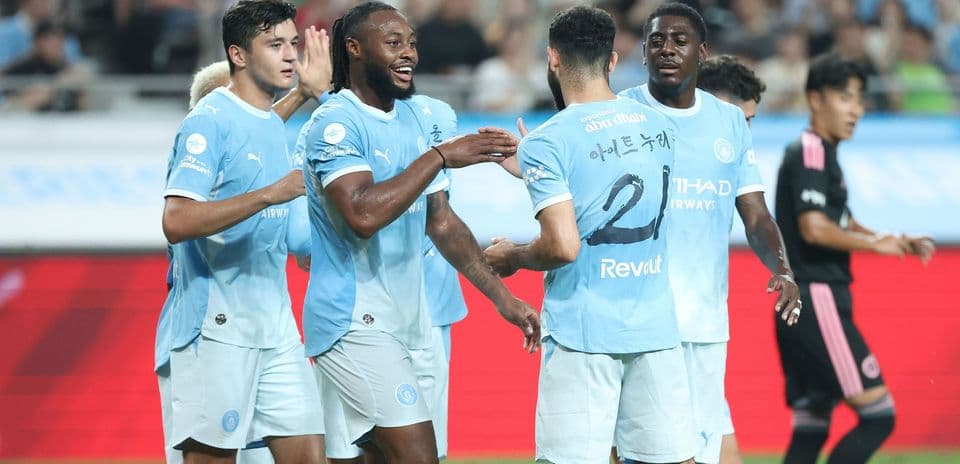 Última hora: Manchester United sorprende con interés en Rayan Ait-Nouri de Manchester City
