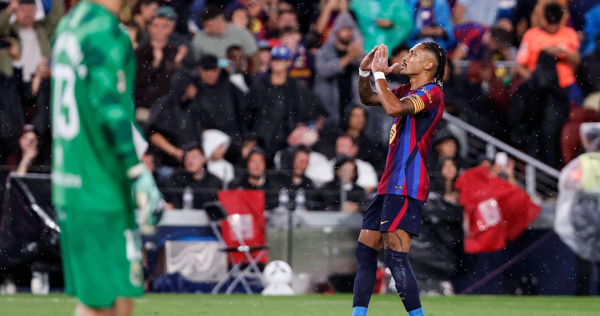 Raphinha brilla con un hat-trick y revela el secreto detrás de la racha ganadora del Barcelona