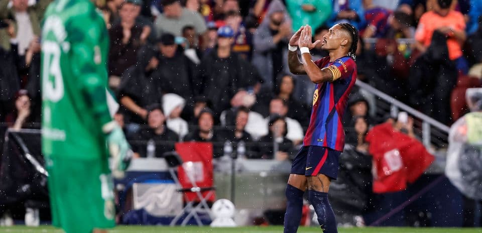 Raphinha brilla con un hat-trick y revela el secreto detrás de la racha ganadora del Barcelona