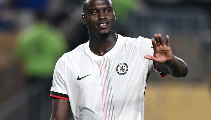 Benoit Badiashile podría dejar Chelsea rumbo a la Serie A con Napoli