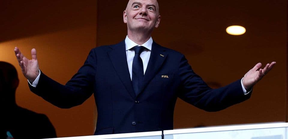 FIFA despide al director de operaciones Kevin Lamour tras críticas a plan de Infantino para vender parte del Mundial