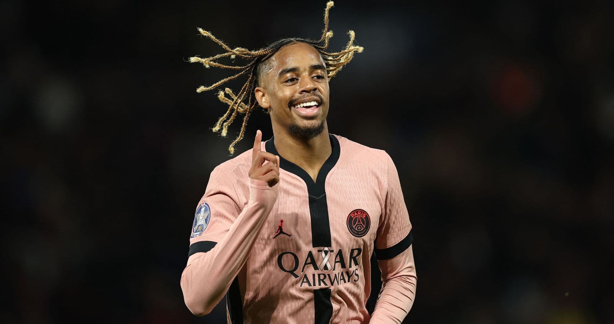 Luis Campos asegura que la ventana de transferencias del PSG sigue abierta en medio de interés de Liverpool por Barcola y Mbaye