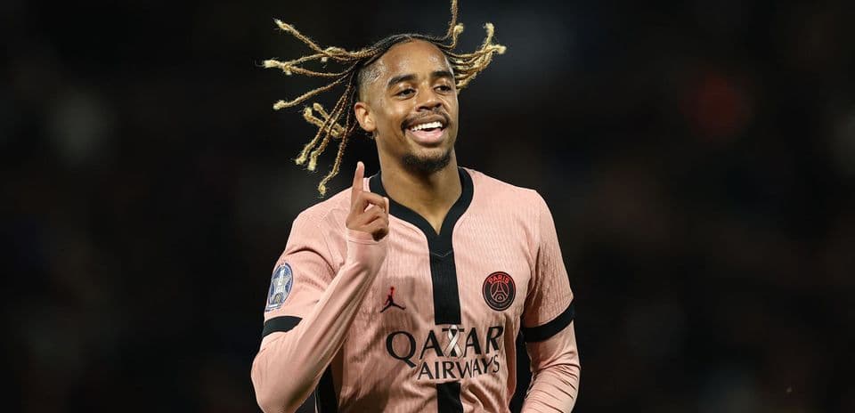Luis Campos asegura que la ventana de transferencias del PSG sigue abierta en medio de interés de Liverpool por Barcola y Mbaye