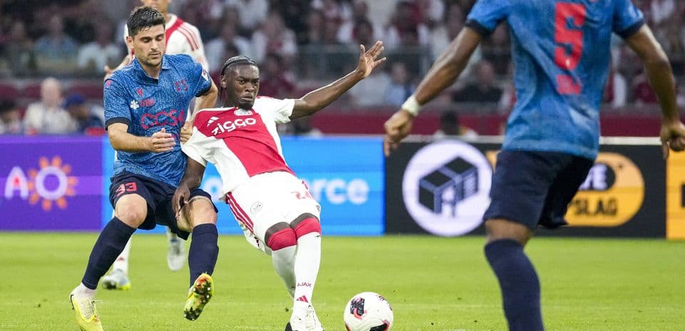 Rafael van der Vaart critica duramente al defensa de Ajax, Jorthy Mokio
