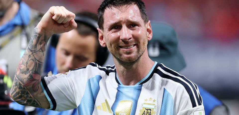 El Mundo del Fútbol Reacciona a la Actuación Decisiva de Argentina contra Inglaterra en la Semifinal del Mundial