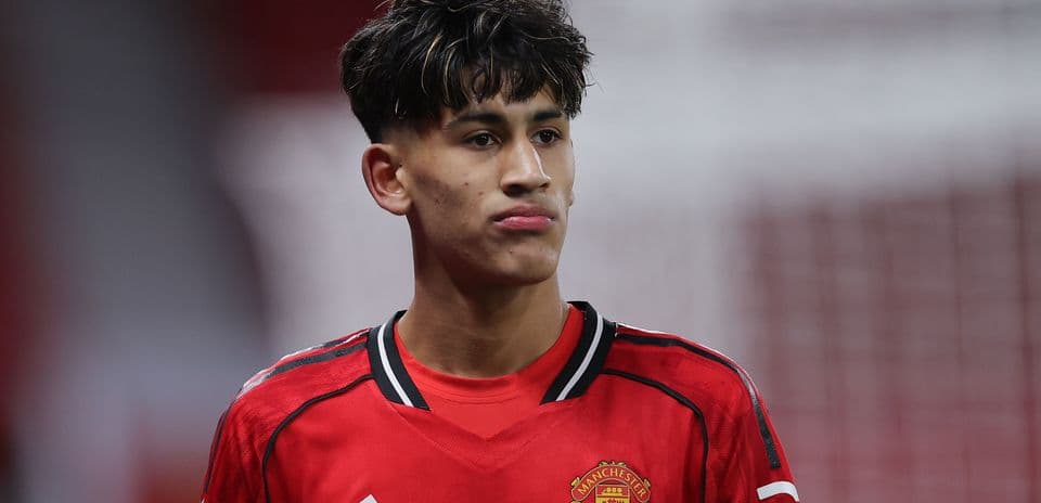 Michael Carrick advierte cautela ante la petición de salida del prodigio JJ Gabriel en Manchester United
