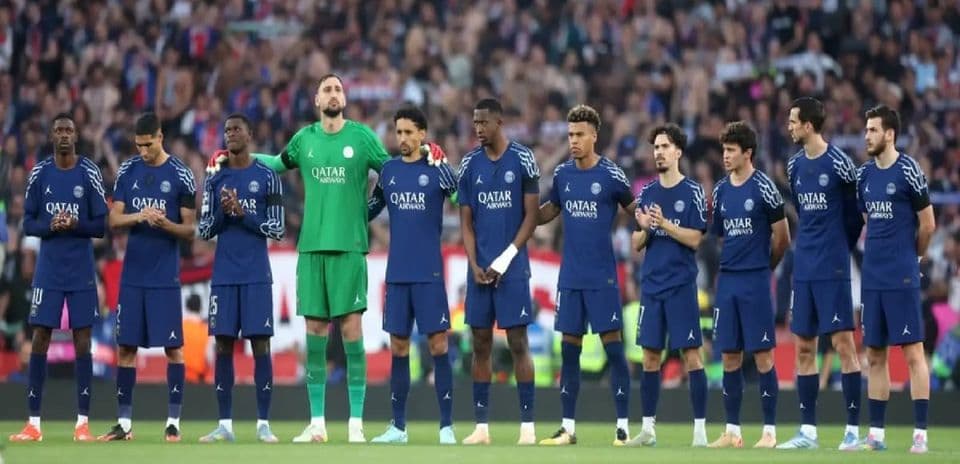 PSG busca un tercer título consecutivo en la Champions League que regresa