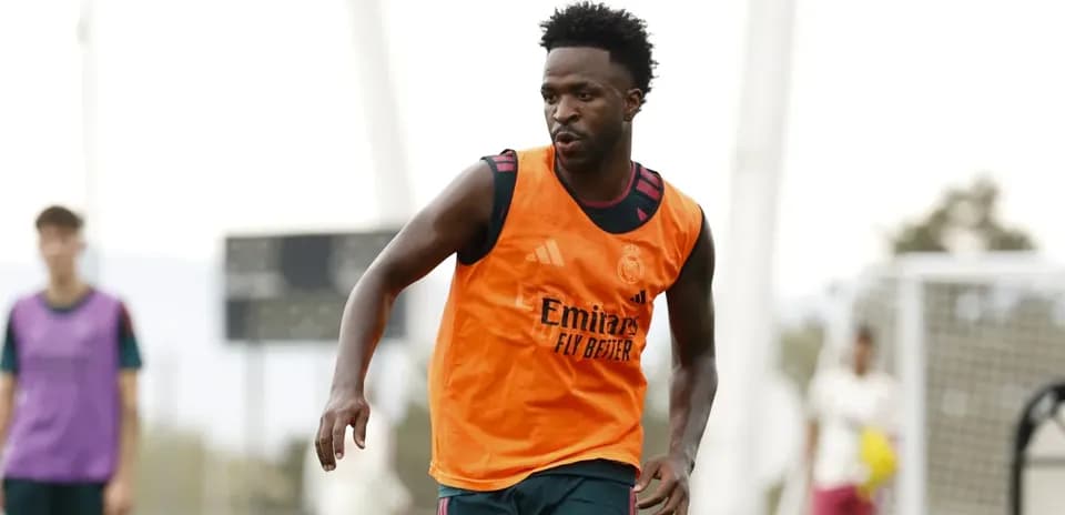 Vinicius Junior regresa a los entrenamientos del Real Madrid en medio de negociaciones contractuales y rumores sobre Arsenal