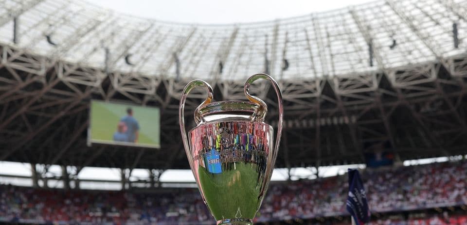 Cómo se conforman los bombos para el sorteo de la UEFA Champions League 2026/27