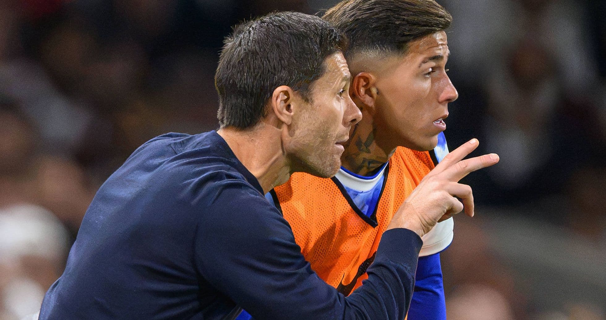 Xabi Alonso ofrece actualización clave sobre las salidas de Enzo Fernández y Pedro Neto en Chelsea
