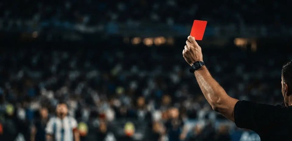 Argentina, el primer país con tres tarjetas rojas en una final de Mundial