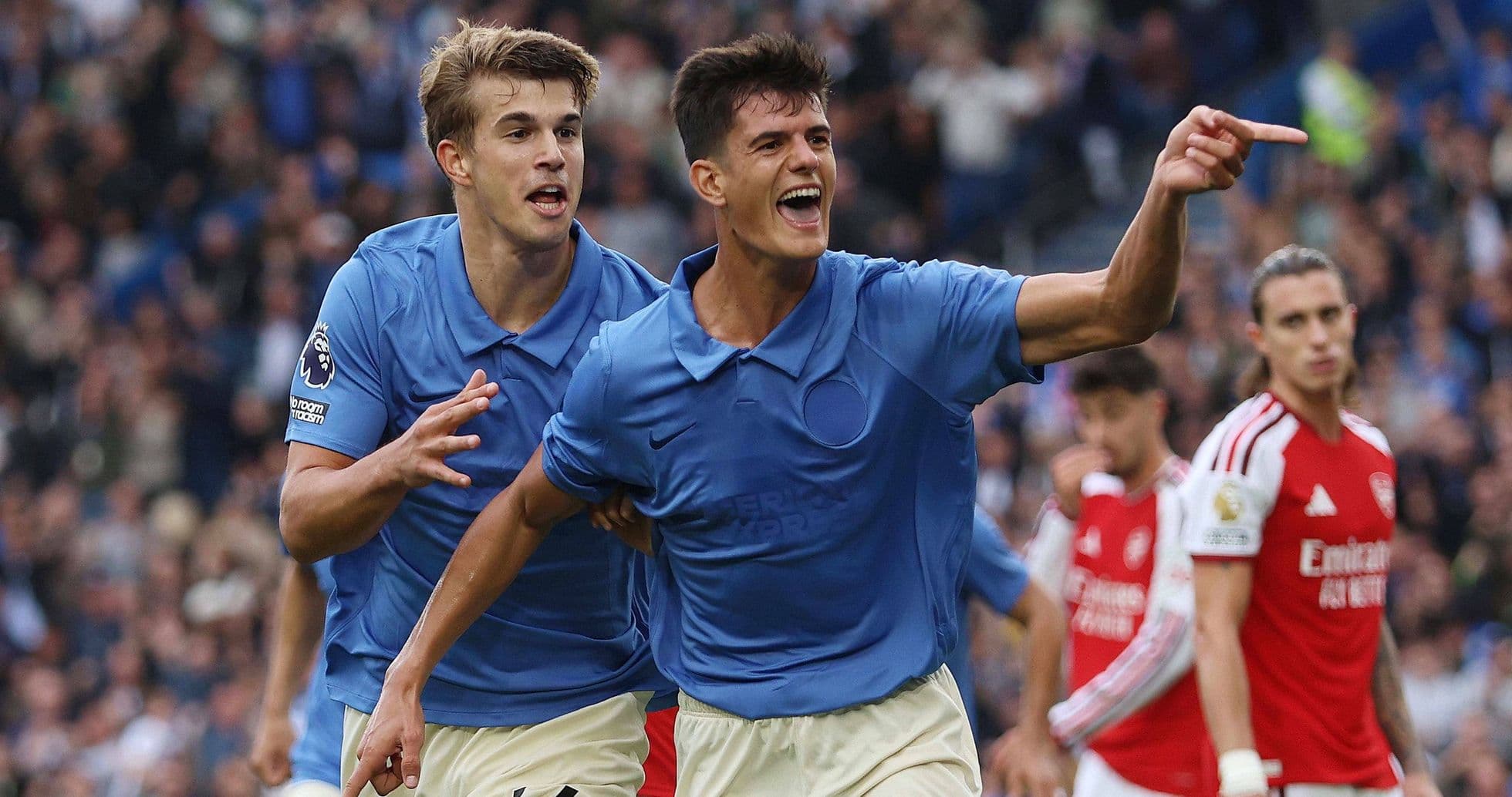 Chema Andrés no se cansa de ver su golazo debut con Brighton ante Arsenal