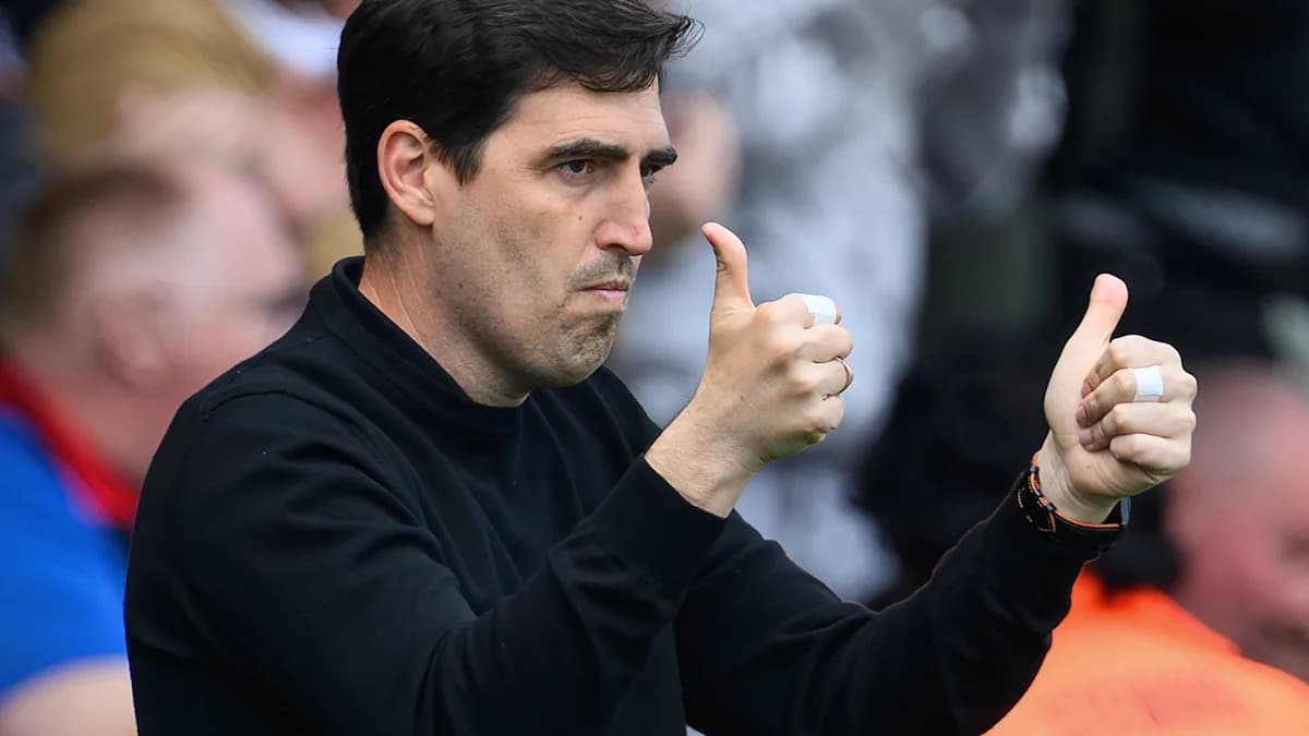 Andoni Iraola debe arriesgar y darle oportunidad a una estrella olvidada del Liverpool