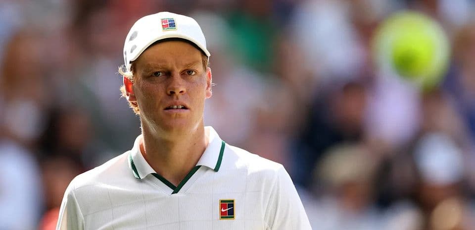 Jannik Sinner Regresa al Tenis con Novak Djokovic Presente en Beijing