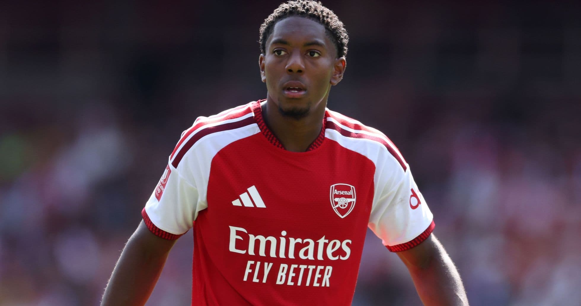 Chelsea y Manchester United rechazan oferta de £45 millones por Myles Lewis-Skelly de Arsenal