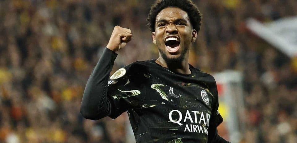 Liverpool busca fichar al prometedor extremo Ibrahim Mbaye del PSG por €50 millones mientras avanzan las negociaciones por Bradley Barcola