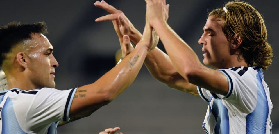 Argentina arrasa a Bolivia con un contundente 4-0 en su regreso a casa