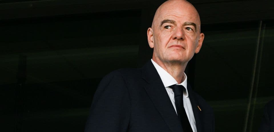 Rui Pinto acusa a Gianni Infantino de proteger a Man City y PSG en escándalos de FFP