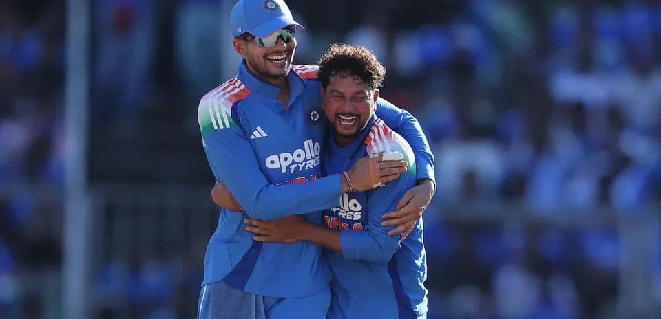 Kuldeep Yadav recibe el premio al Jugador del Partido en el 1er ODI entre India y West Indies a pesar del siglo de Virat Kohli
