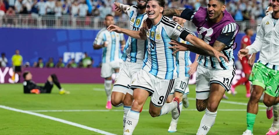 Julián Álvarez impulsa a Argentina a semifinales con gol en tiempo extra ante Suiza