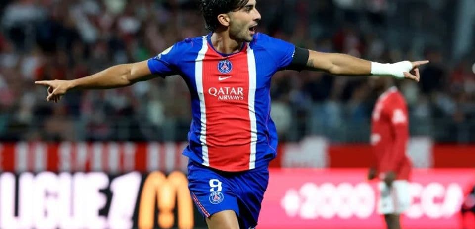Ferran Torres impulsa la primera victoria del PSG en Ligue 1