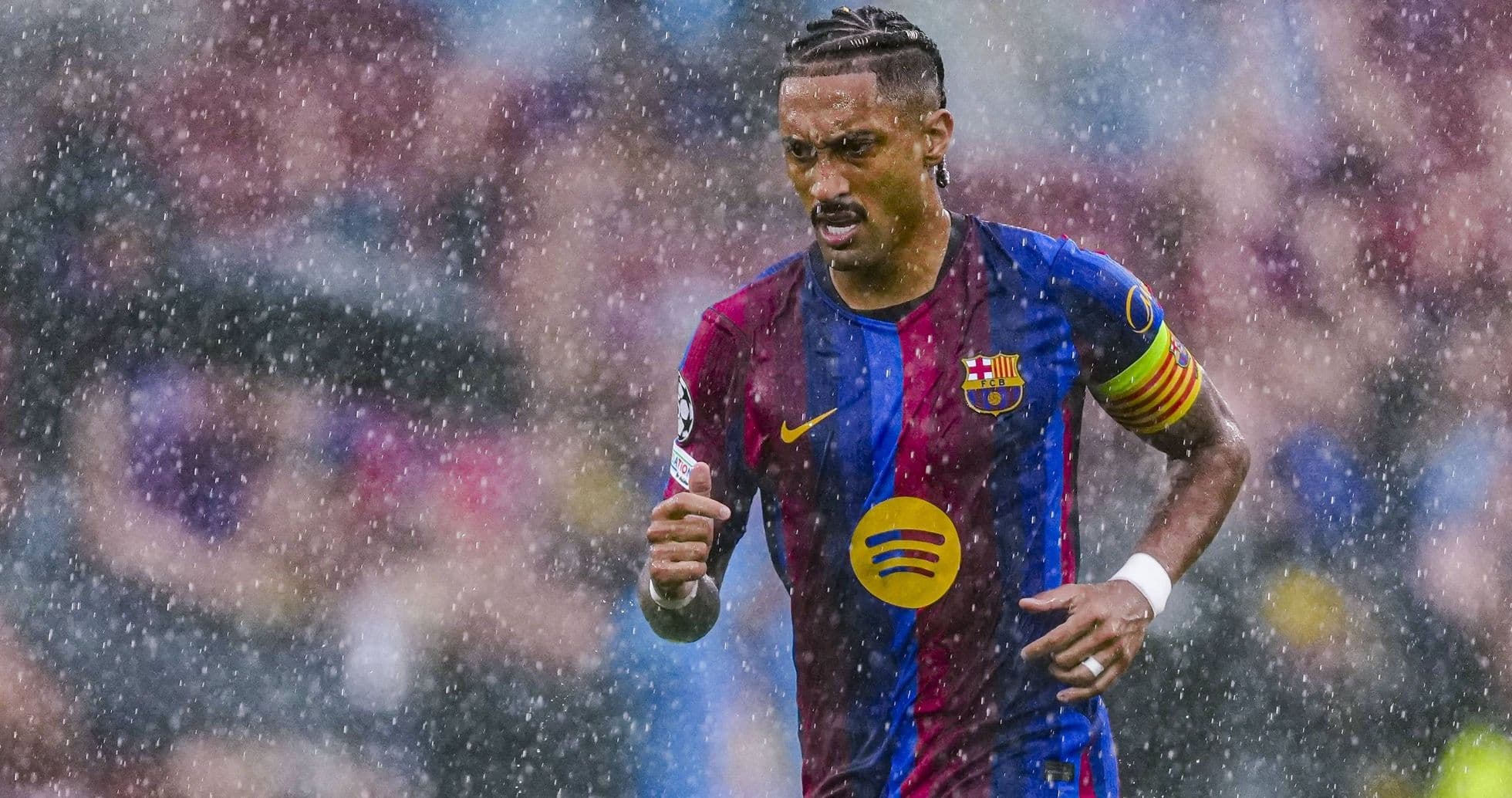 Raphinha brilla en Champions y descarta hablar sobre el Balón de Oro