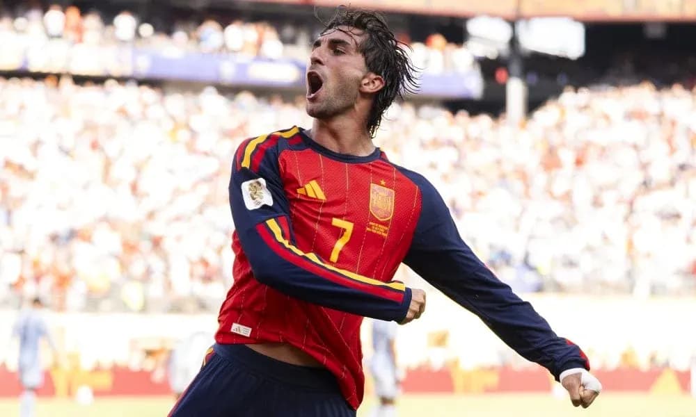 Jugador de España celebrando un gol en el estadio Jugador de España celebrando un gol en el estadio