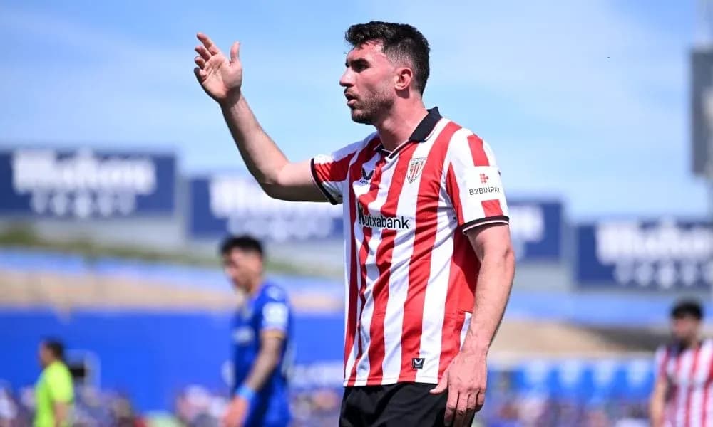Jugador de Athletic Club gesticulando durante partido Jugador de Athletic Club gesticulando durante partido