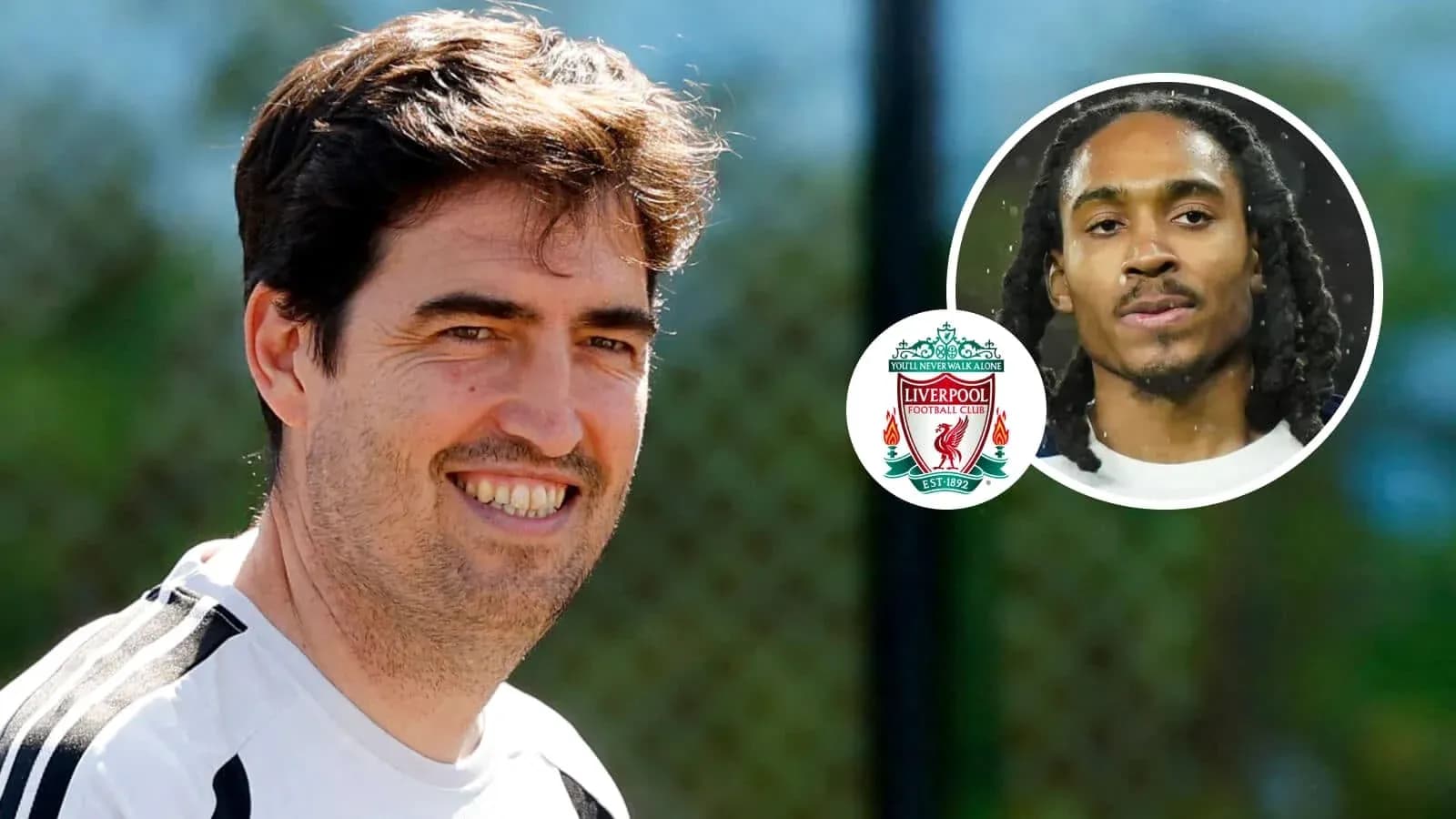 Entrenador sonriendo en sesión de entrenamiento de Liverpool Entrenador sonriendo en sesión de entrenamiento de Liverpool