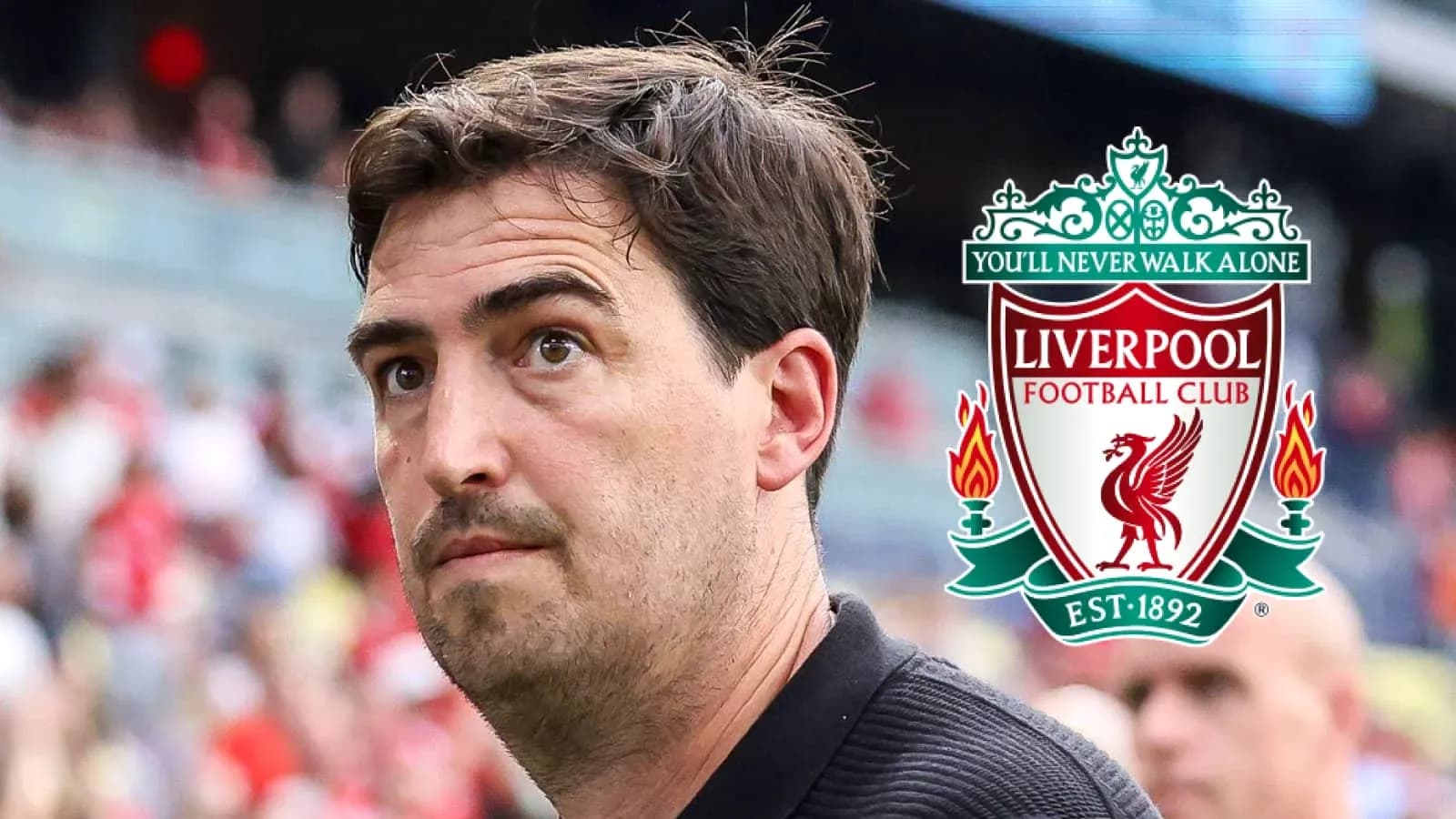 Entrenador con logo de Liverpool en el fondo Entrenador con logo de Liverpool en el fondo