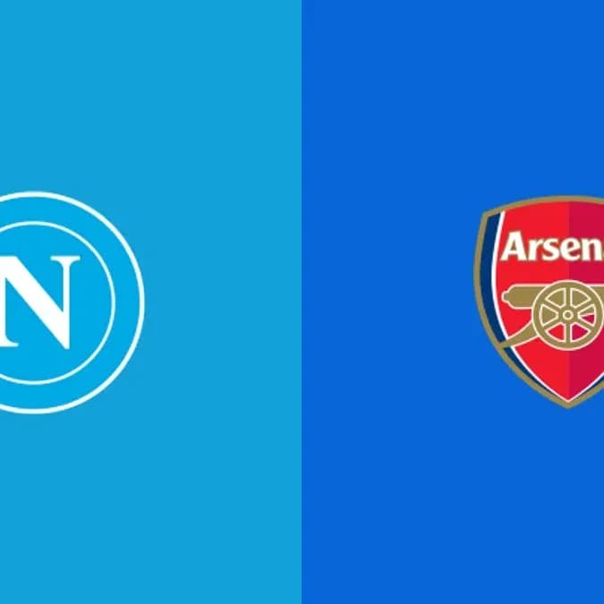 Logos de Napoli y Arsenal en fondo azul Logos de Napoli y Arsenal en fondo azul