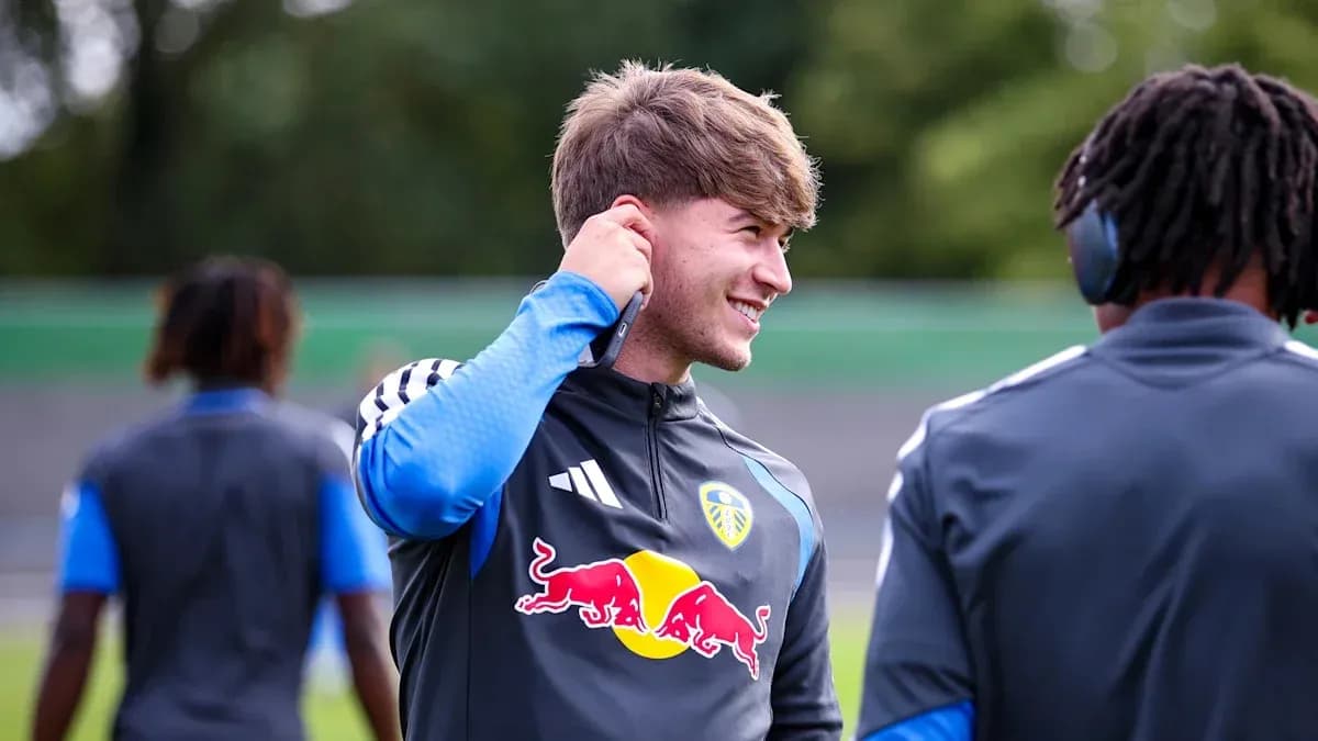 Jugador de Leeds United en entrenamiento con auriculares Jugador de Leeds United en entrenamiento con auriculares
