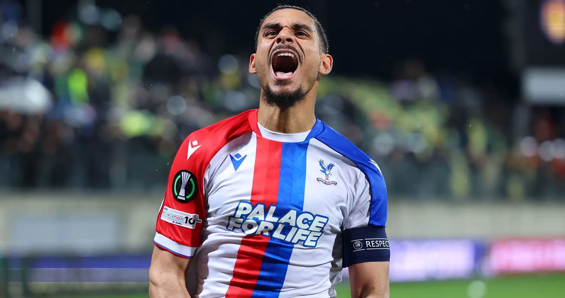 Jugador de Crystal Palace celebrando un gol Jugador de Crystal Palace celebrando un gol