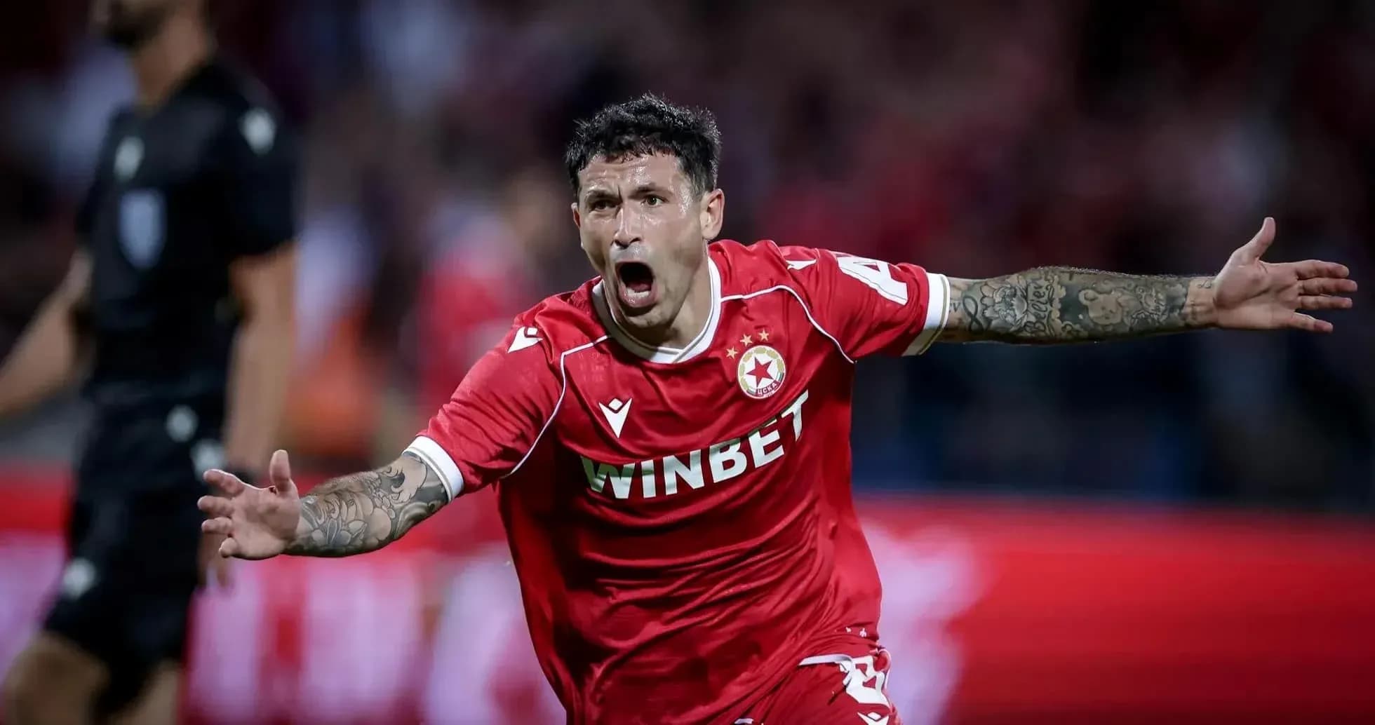 Jugador de CSKA Sofia celebrando un gol Jugador de CSKA Sofia celebrando un gol