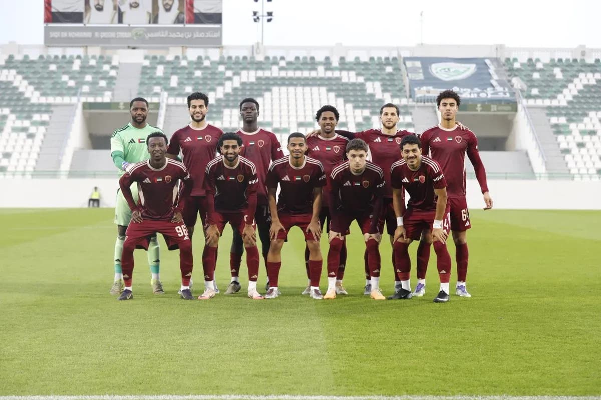 Equipo de Al Wahda U23 en el estadio Equipo de Al Wahda U23 en el estadio