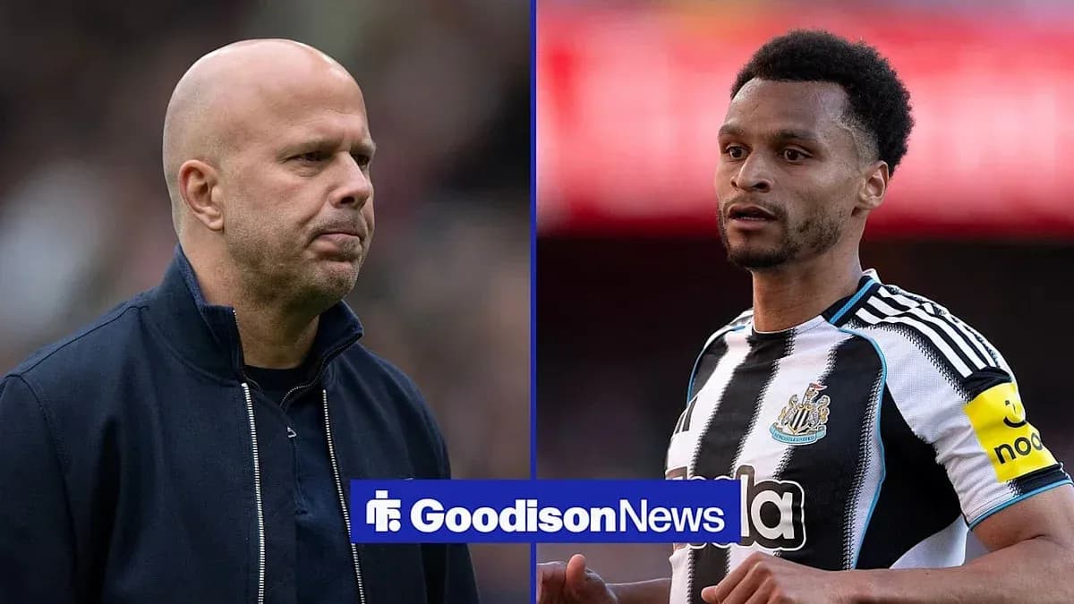 Entrenador y jugador de Newcastle en lados opuestos Entrenador y jugador de Newcastle en lados opuestos