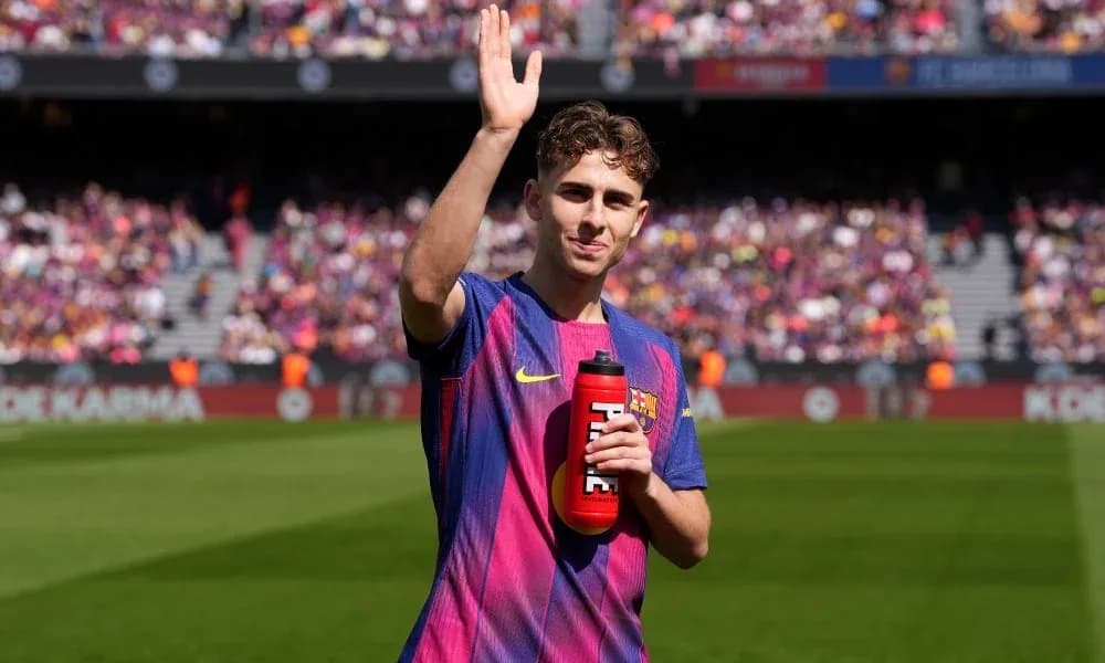 Jugador del Barcelona saludando a la afición Jugador del Barcelona saludando a la afición