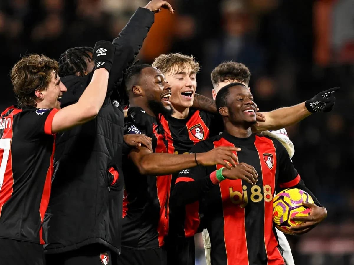 Jugadores de Bournemouth celebrando un gol Jugadores de Bournemouth celebrando un gol