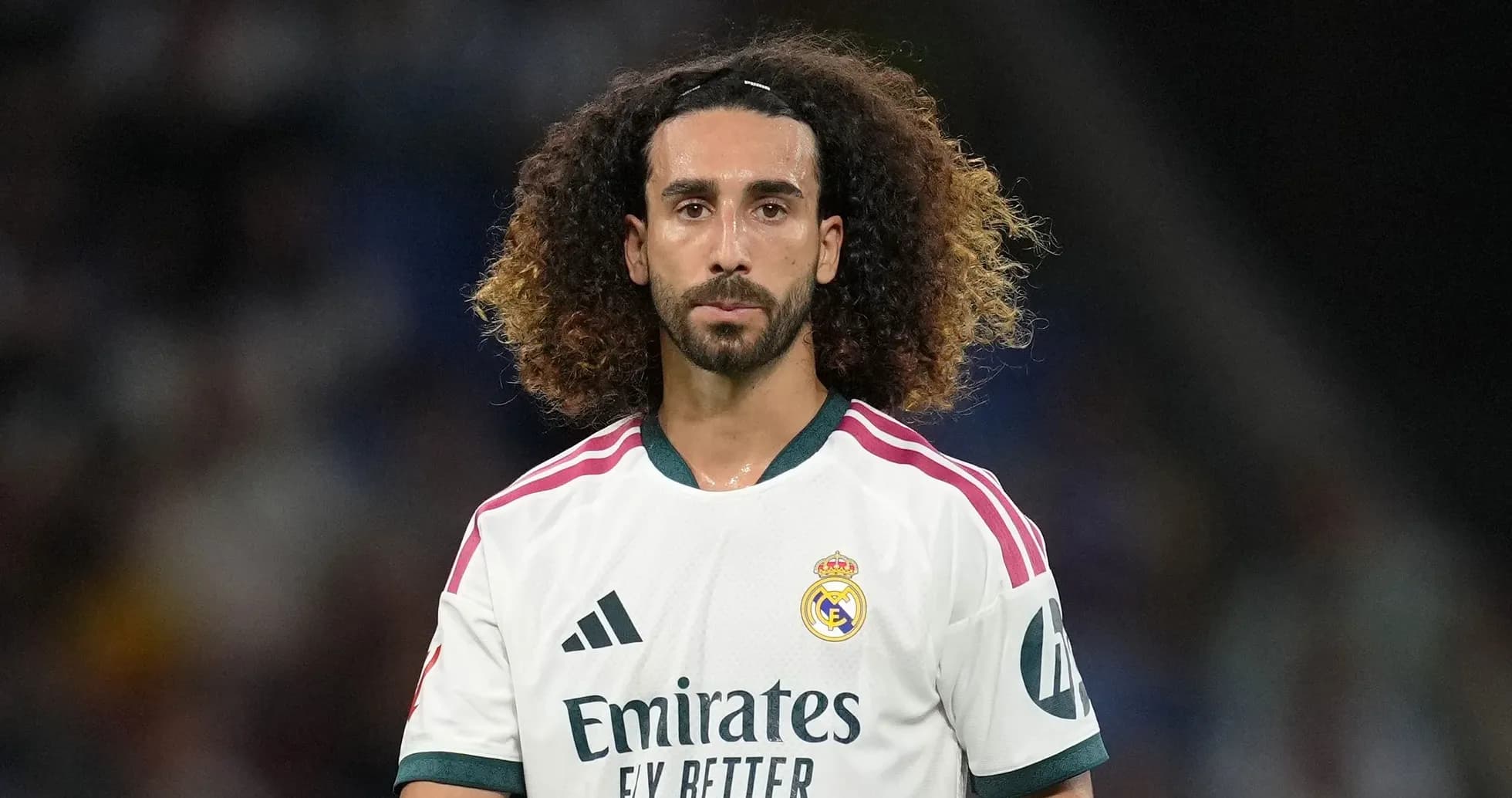 Jugador de Real Madrid en uniforme durante el partido Jugador de Real Madrid en uniforme durante el partido