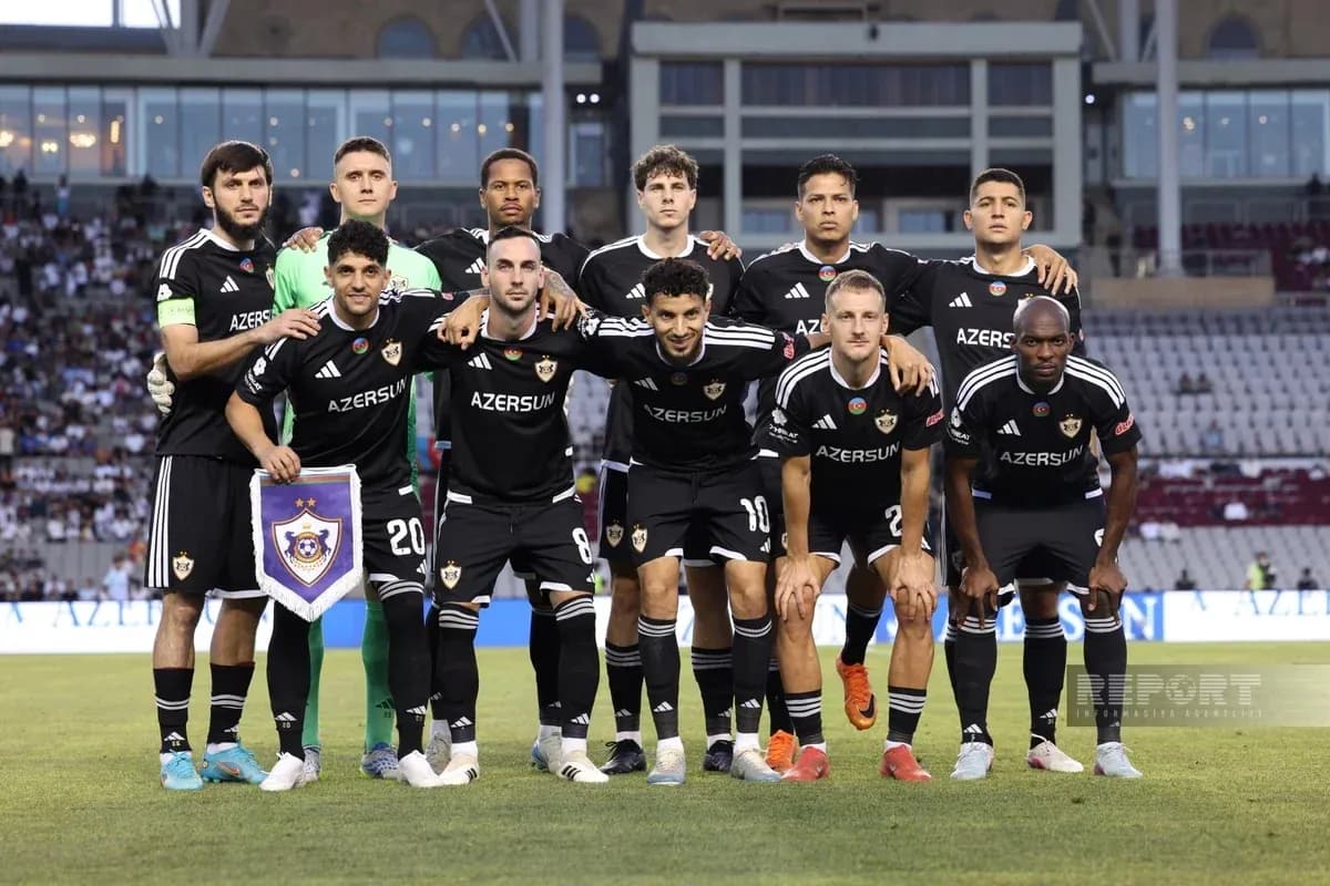 Equipo de Qarabag en formación para el partido Equipo de Qarabag en formación para el partido