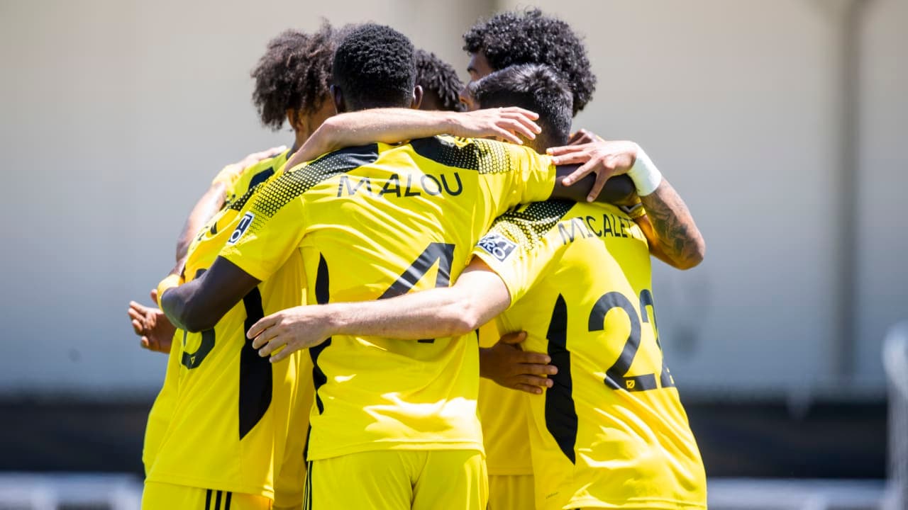 Jugadores del Columbus Crew II celebrando un gol Jugadores del Columbus Crew II celebrando un gol