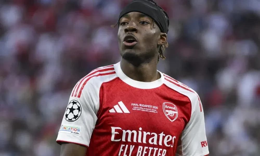 Jugador de Arsenal en acción durante un partido Jugador de Arsenal en acción durante un partido