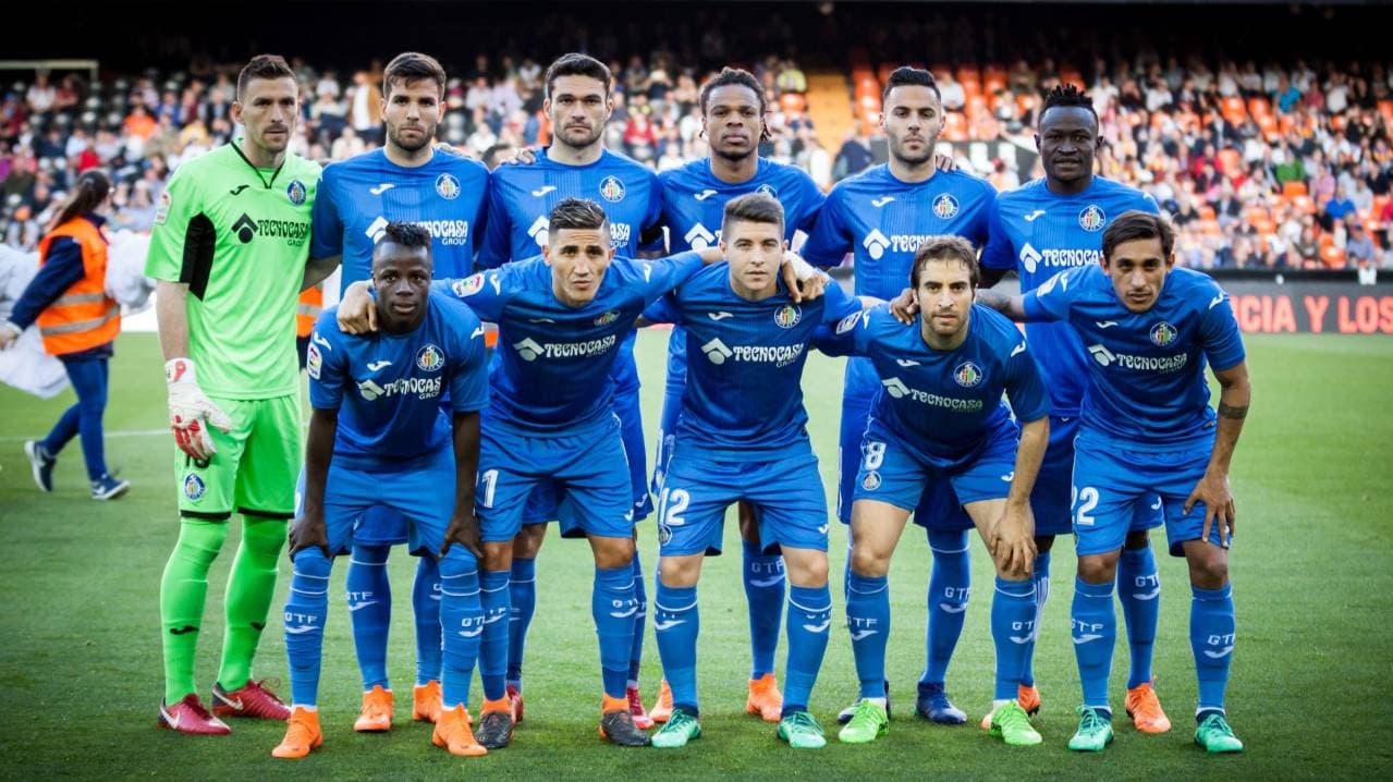 Jugadores del Getafe en la alineación previa al partido Jugadores del Getafe en la alineación previa al partido
