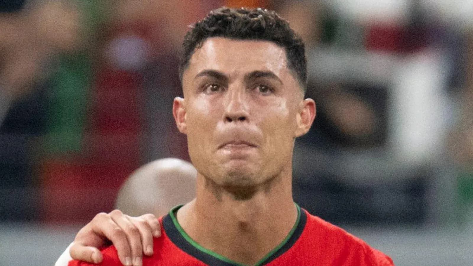 Cristiano Ronaldo en partido con camiseta de Portugal Cristiano Ronaldo en partido con camiseta de Portugal