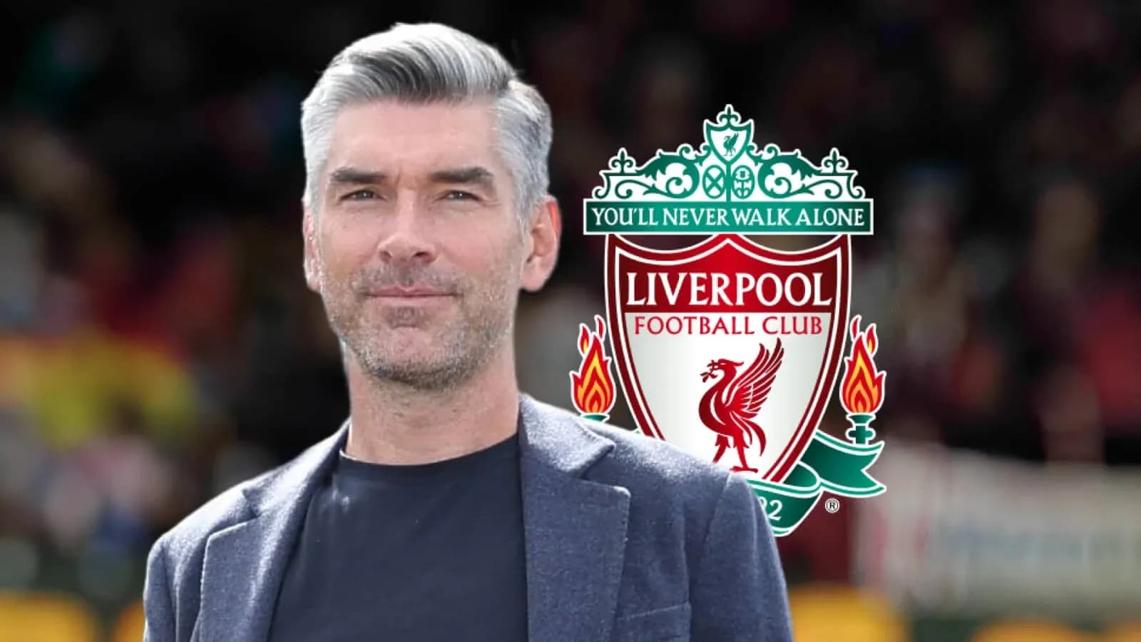 Hombre posando con logo del Liverpool FC de fondo Hombre posando con logo del Liverpool FC de fondo
